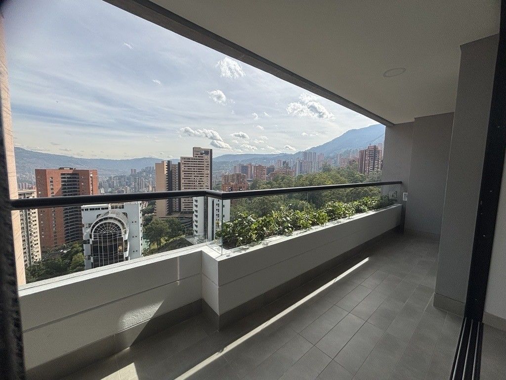 Apartamento en arriendo Antioquia Medellín Los Balsos No 1 88 m2 Habitaciones 2 Baños 3 Garajes 2 Precio $6000000