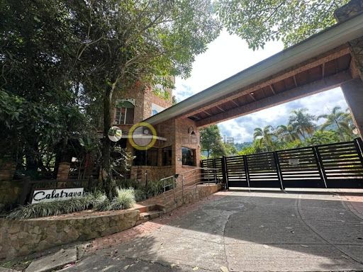 Casa en venta Santander Floridablanca Floridablanca 524 m2 Habitaciones 4 Baños 4 Garajes 3 Precio $2900000000
