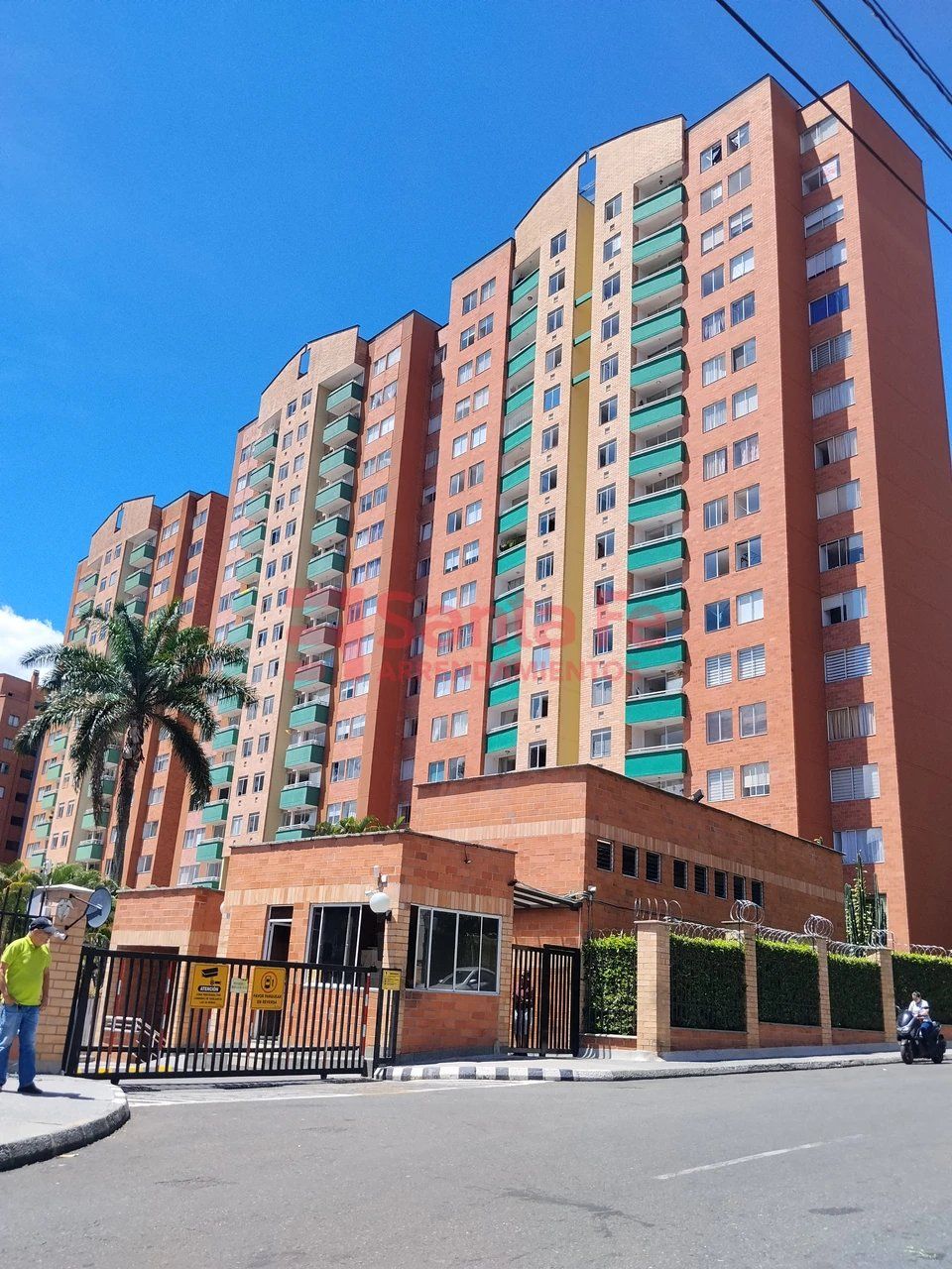 Apartamento en arriendo Antioquia Medellín Loma De Los Bernal 70 m2 Habitaciones 3 Baños 2 Garajes 1 Precio $3200000