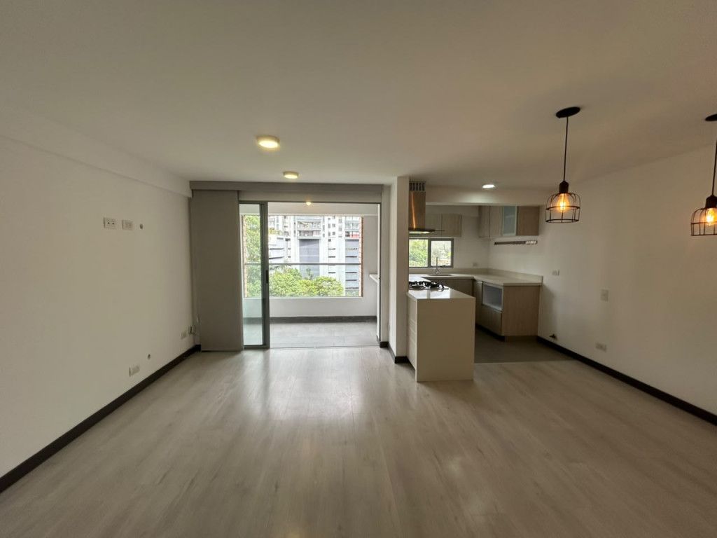 Apartamento en arriendo Antioquia Envigado El Chinguí 80 m2 Habitaciones 2 Baños 2 Garajes 1 Precio $4300000