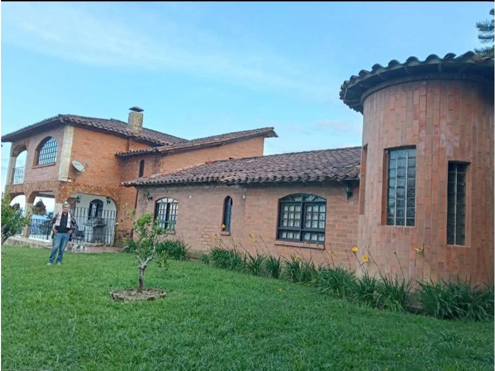 Casa en arriendo Antioquia Rionegro Rionegro 420 m2 Habitaciones 5 Baños 5 Garajes 10 Precio $13000000