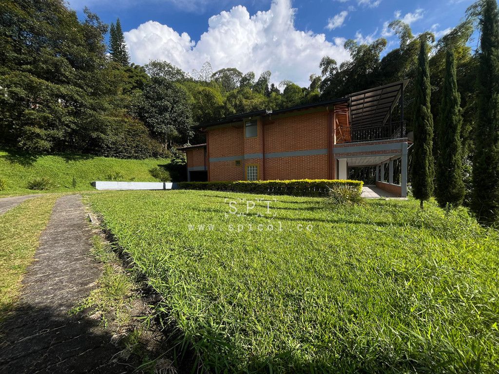 Casa en venta Antioquia La Estrella Nn 385 m2 Habitaciones 4 Baños 6 Garajes 2 Precio $2600000000