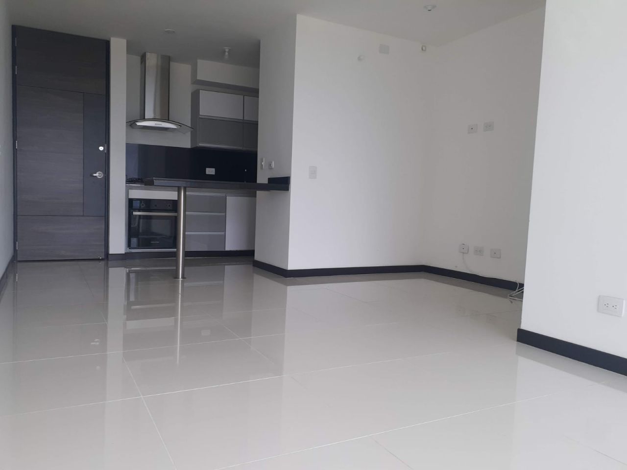 Apartamento en arriendo o venta Risaralda Pereira Jardin De Velez Y Velez 80 m2 Habitaciones 3 Baños 2 Garajes 1 Precio venta $590000000 Precio arriendo $2350000