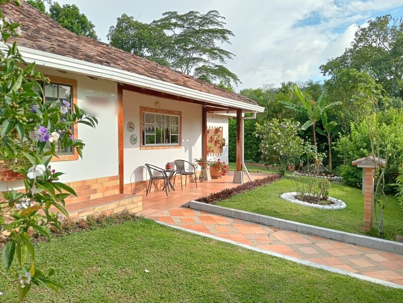 Casa en venta Santander Floridablanca Floridablanca 1080 m2 Habitaciones 4 Baños 4 Garajes 3 Precio $1200000