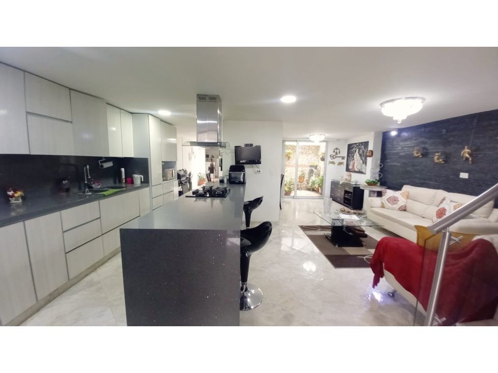 Casa en venta Antioquia Medellín Loma De Los Bernal 132 m2 Habitaciones 5 Baños 3 Garajes 1 Precio $1250000000