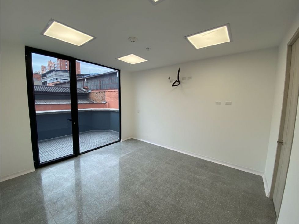 Oficina en arriendo Antioquia Medellín Los Colores 28 m2 Habitaciones 0 Baños 1 Garajes 0 Precio $3500000