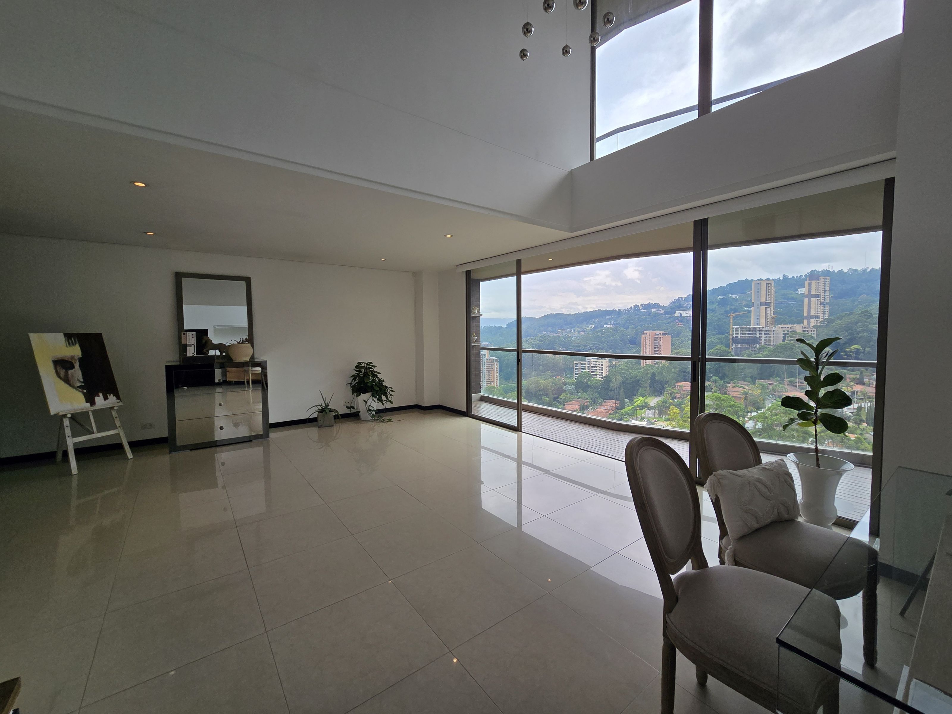 Apartamento en venta Antioquia Medellín El Poblado 189 m2 Habitaciones 2 Baños 2 Garajes 2 Precio $1690000000