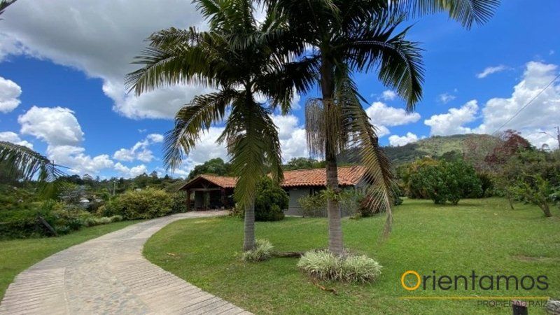 Finca en arriendo Antioquia Rionegro Centro 3500 m2 Habitaciones 3 Baños 4 Garajes 2 Precio $7500000