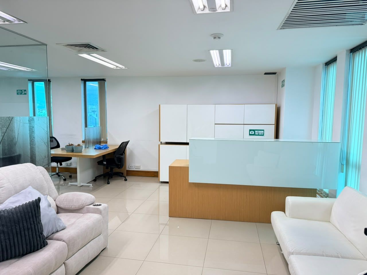 Oficina en venta Antioquia Medellín La Aguacatala 79 m2 Habitaciones 0 Baños 1 Garajes 2 Precio $770000000