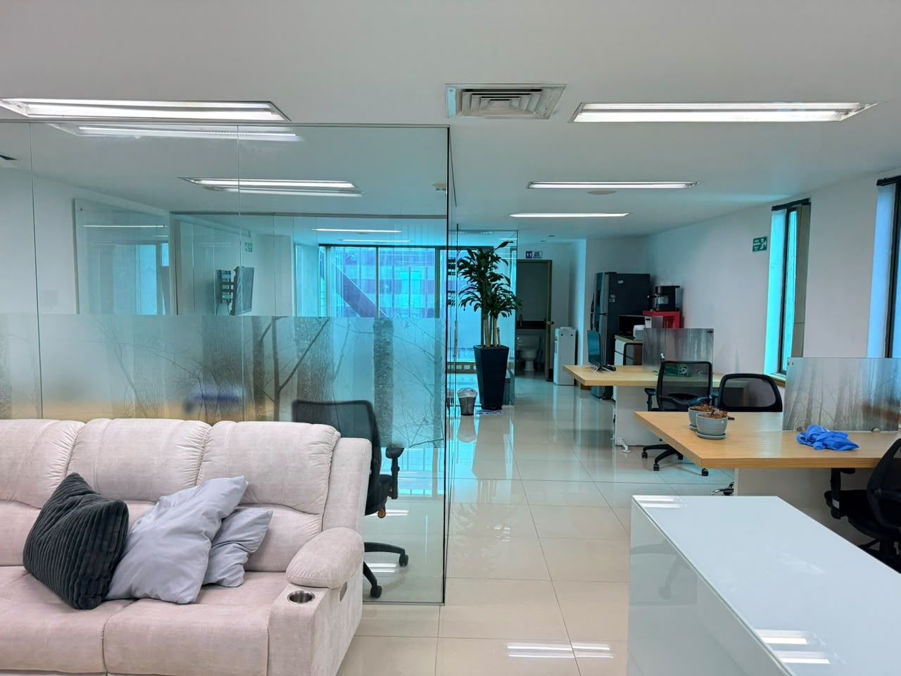 Oficina en venta Antioquia Medellín La Aguacatala 79 m2 Habitaciones 0 Baños 1 Garajes 2 Precio $760000000