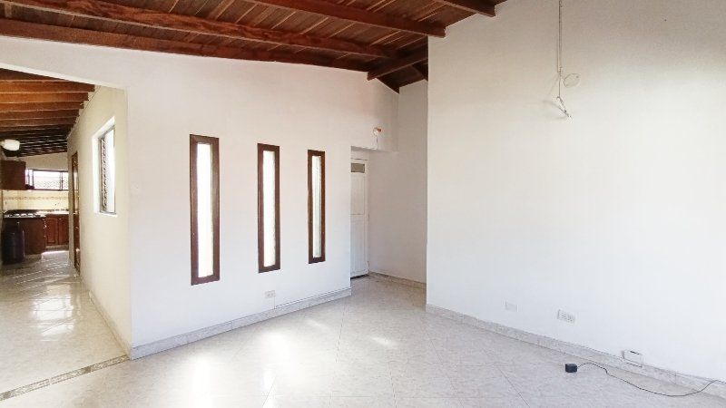 Apartamento en arriendo Antioquia Medellín Los Pinos 87 m2 Habitaciones 3 Baños 2 Garajes 0 Precio $2000000