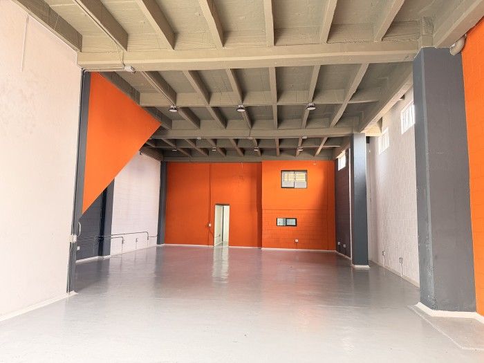Local en arriendo Antioquia Medellín Enciso 220 m2 Habitaciones 0 Baños 2 Garajes 2 Precio $11500000