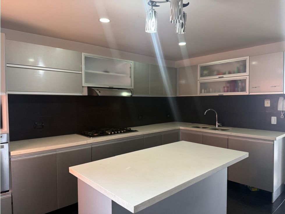 Apartamento en venta Cundinamarca Bogotá La Esperanza Norte 211 m2 Habitaciones 4 Baños 5 Garajes 3 Precio $1712000000