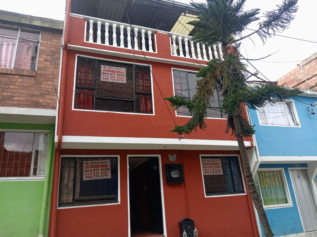 Casa en arriendo Cundinamarca Bogotá Altos Del Poblado 137 m2 Habitaciones 5 Baños 2 Garajes 0 Precio $1700000