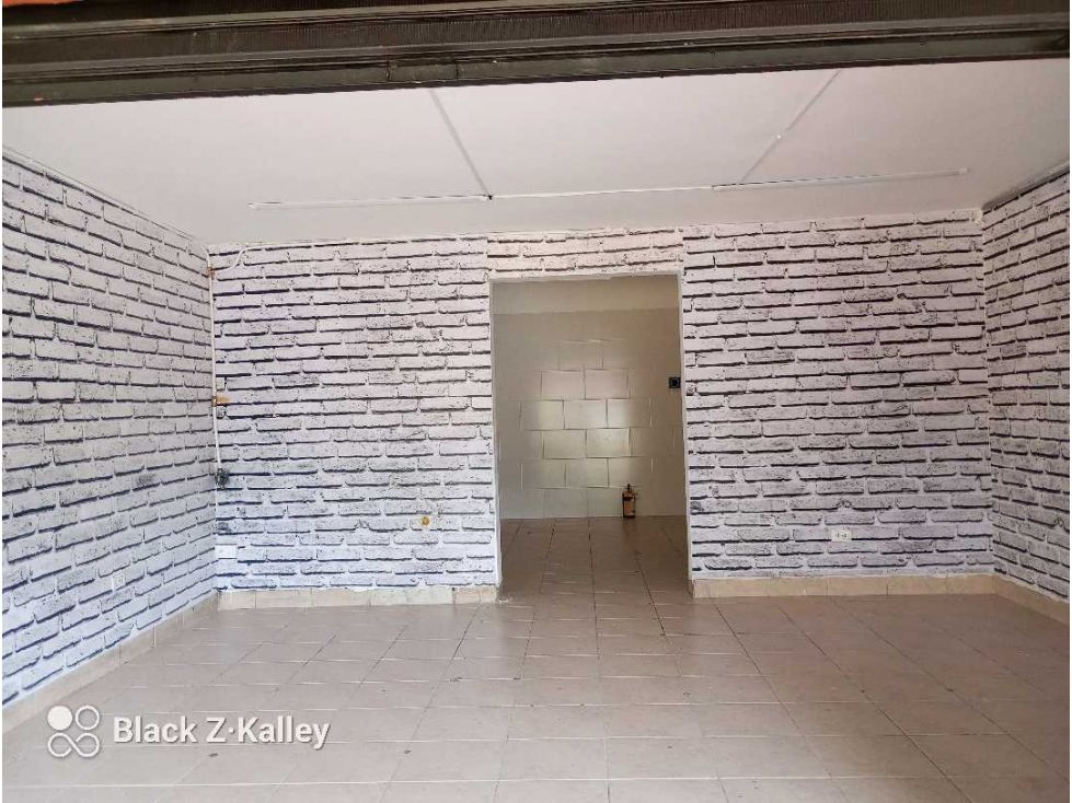 Local en arriendo Antioquia Itagüí La Esmeralda 36 m2 Habitaciones 0 Baños 1 Garajes 0 Precio $2650000