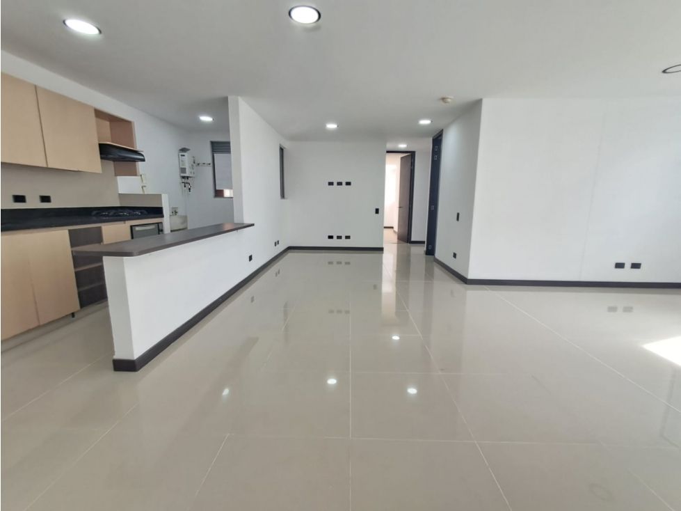 Apartamento en arriendo Antioquia Envigado Loma De Las Brujas 110 m2 Habitaciones 3 Baños 3 Garajes 2 Precio $5000000