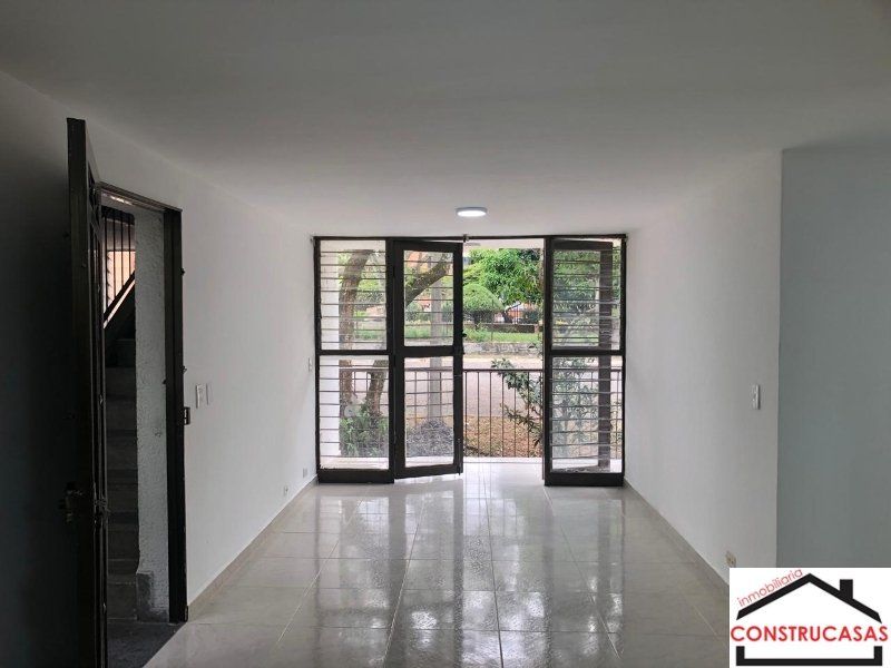 Apartamento en arriendo Antioquia Medellín Las Playas 86 m2 Habitaciones 3 Baños 2 Garajes 0 Precio $2500000