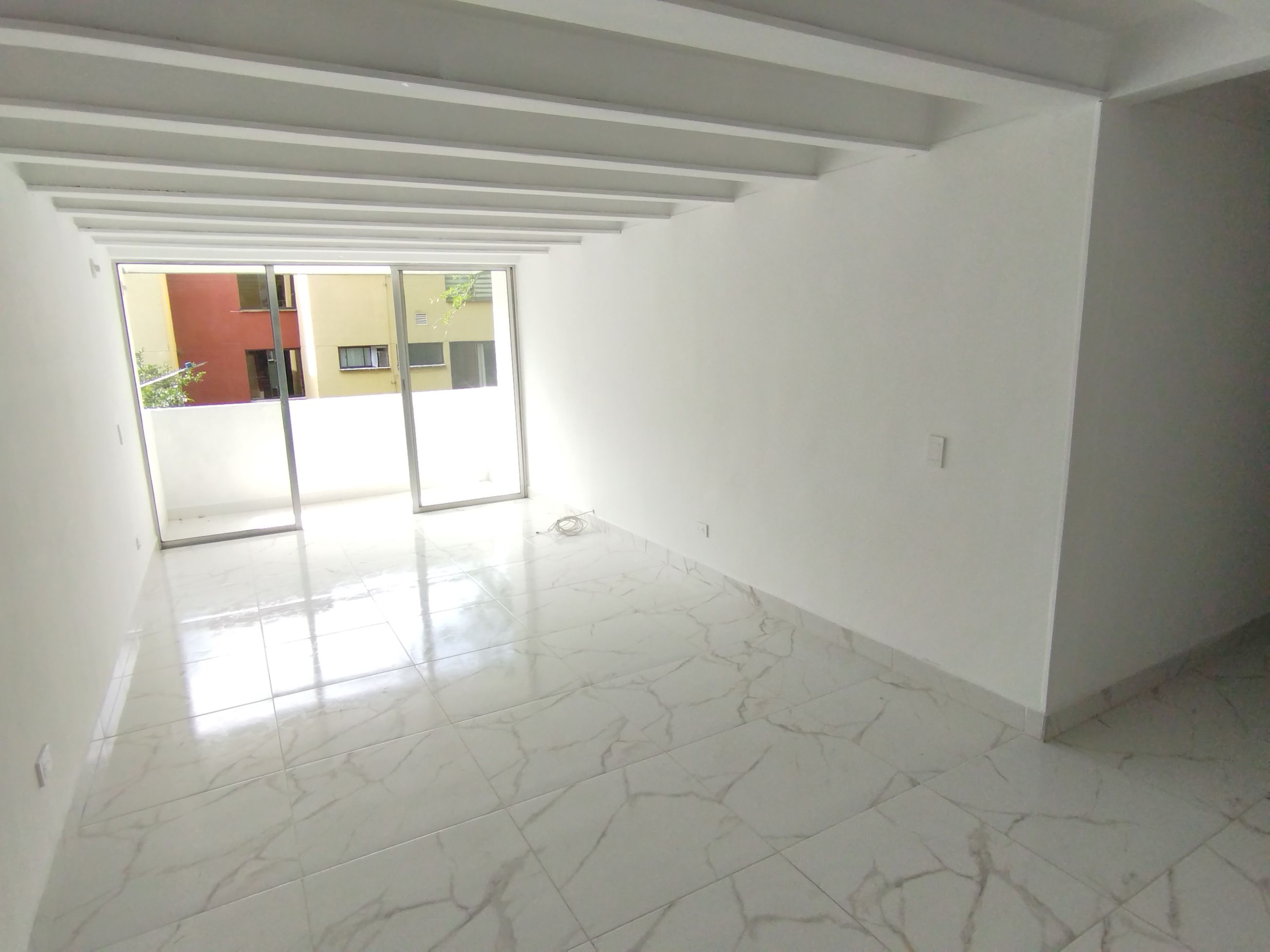 Apartamento en arriendo Antioquia Medellín Cataluña 100 m2 Habitaciones 4 Baños 2 Garajes 0 Precio $2300000