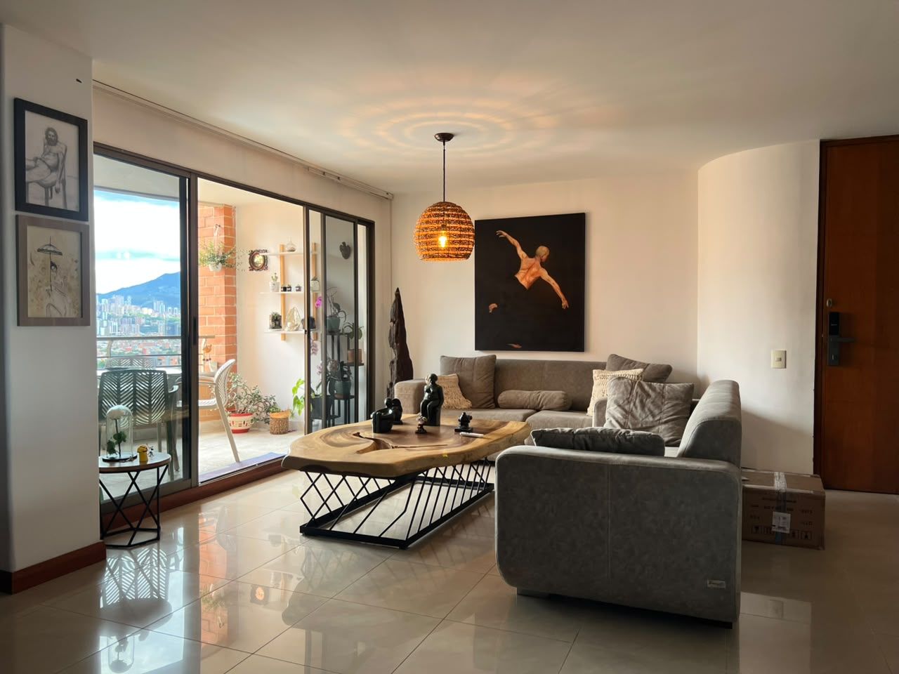 Apartamento en venta Antioquia Medellín El Diamante No 2 154 m2 Habitaciones 3 Baños 4 Garajes 2 Precio $1210000000