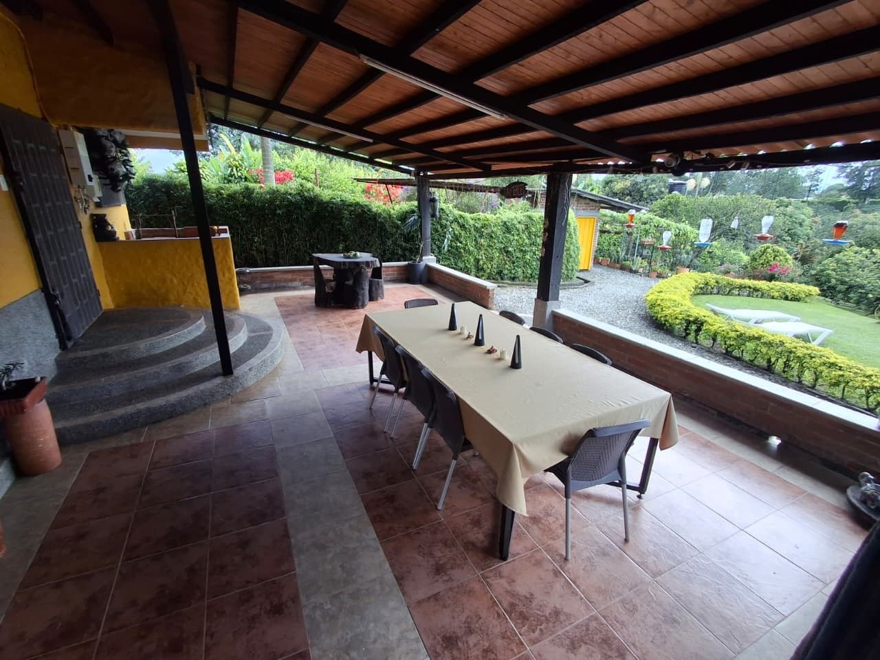 Casa en arriendo Quindío Armenia Br Santa Rita 260 m2 Habitaciones 3 Baños 2 Garajes 4 Precio $3700000