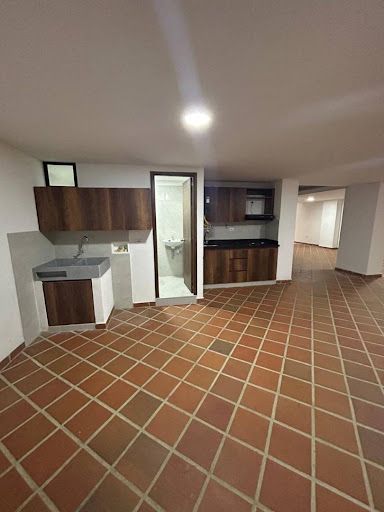 Bodega en arriendo Antioquia Envigado La Sebastiana 280 m2 Habitaciones 0 Baños 1 Garajes 0 Precio $6900000