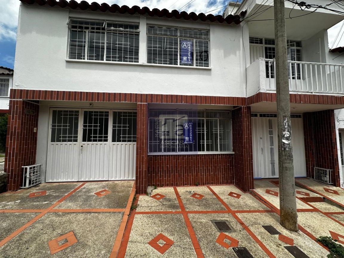 Casa en arriendo Santander Floridablanca Lagos I 85 m2 Habitaciones 4 Baños 3 Garajes 0 Precio $2700000