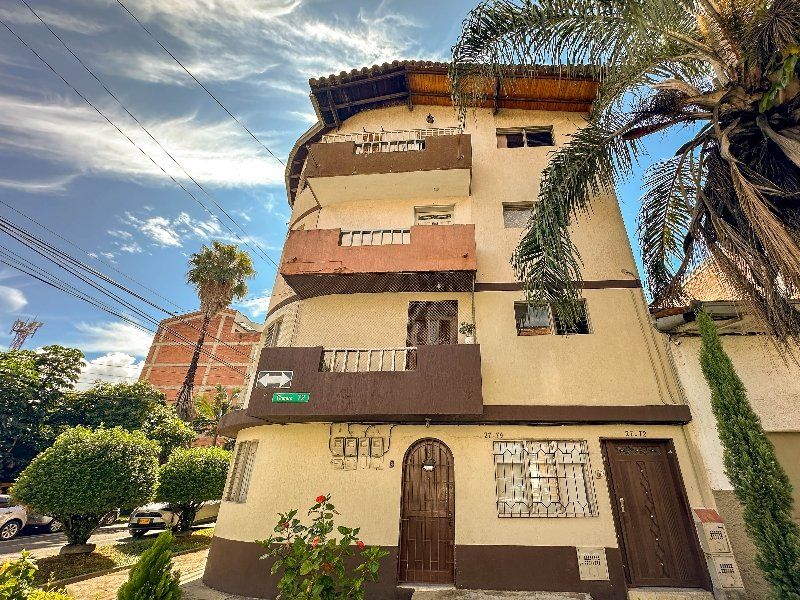 Apartamento en arriendo Antioquia Medellín Granada 85 m2 Habitaciones 3 Baños 2 Garajes 0 Precio $2100000