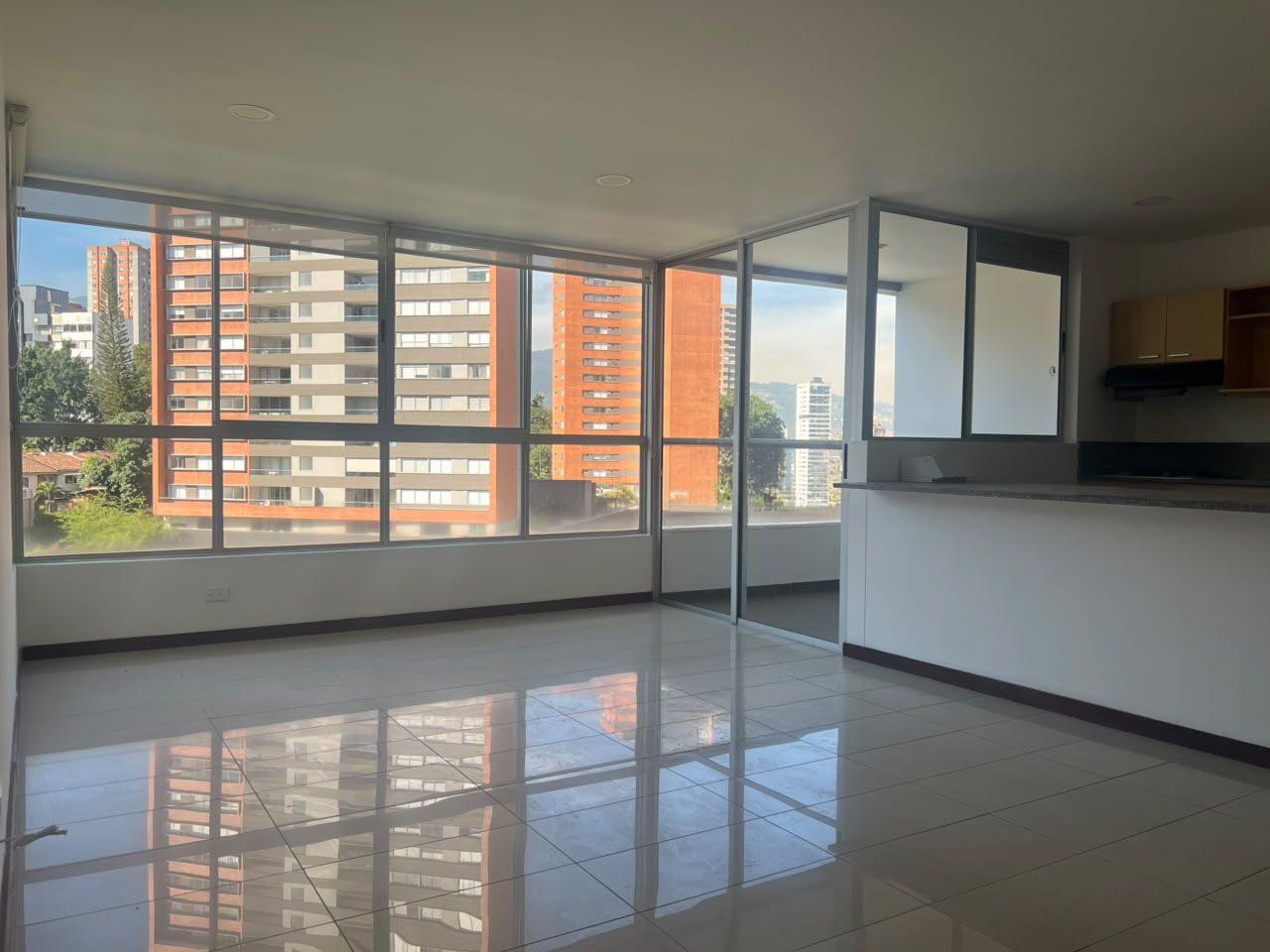 Apartamento en arriendo Antioquia Medellín Los Balsos No 1 76 m2 Habitaciones 2 Baños 2 Garajes 1 Precio $4550000