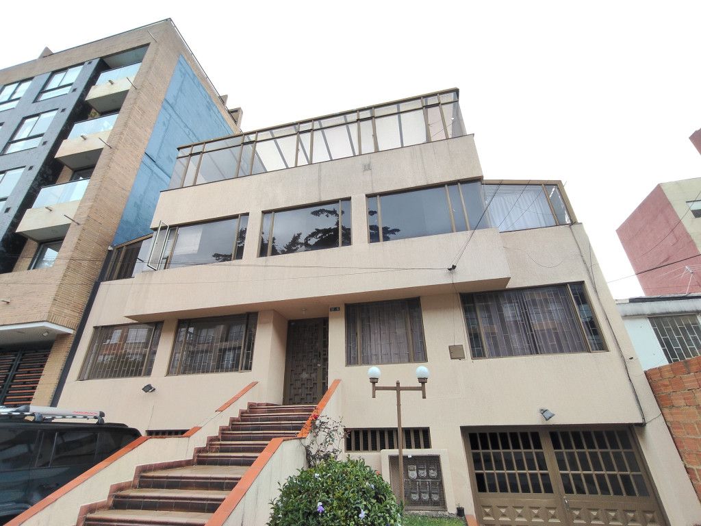Apartamento en arriendo Cundinamarca Bogotá Los Cedros 63 m2 Habitaciones 2 Baños 3 Garajes 2 Precio $2640000