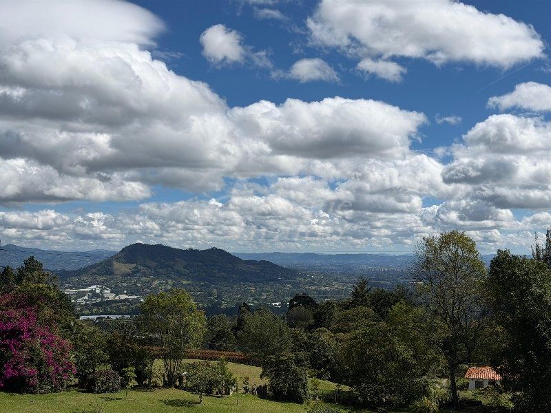Finca en arriendo Antioquia La Unión La Unión 6400 m2 Habitaciones 4 Baños 5 Garajes 1 Precio $7200000