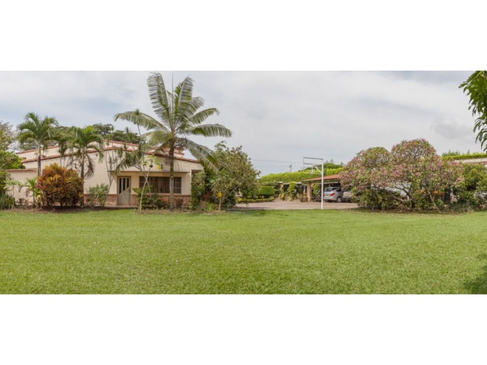 Casa en arriendo o venta Valle Del Cauca Cali Parcelaciones Pance 930 m2 Habitaciones 6 Baños 6 Garajes 15 Precio venta $4500000000 Precio arriendo $18000000