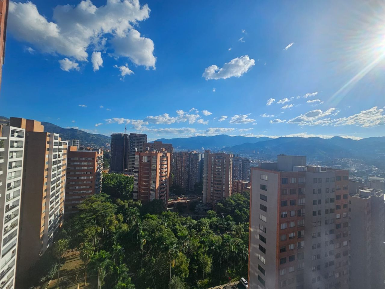 Apartamento en arriendo Antioquia Medellín Los Balsos No 2 140 m2 Habitaciones 3 Baños 3 Garajes 2 Precio $6000000