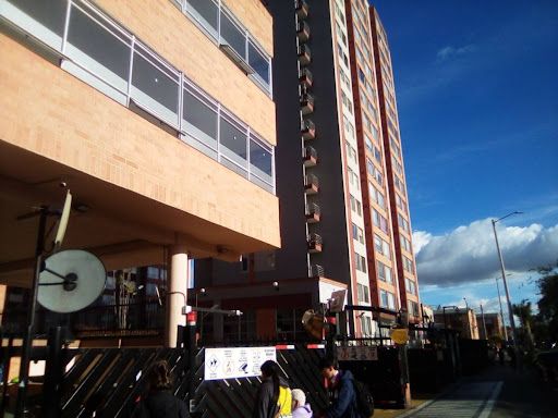 Apartamento en arriendo Cundinamarca Bogotá Tibabuyes 90 m2 Habitaciones 3 Baños 2 Garajes 1 Precio $2200000