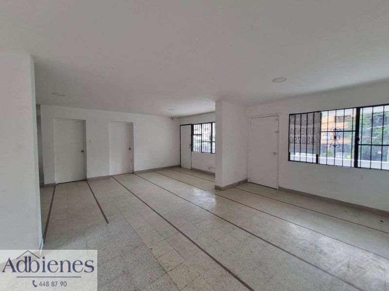 Casa en arriendo Antioquia Medellín Simon Bolivar 180 m2 Habitaciones 4 Baños 2 Garajes 0 Precio $3000000