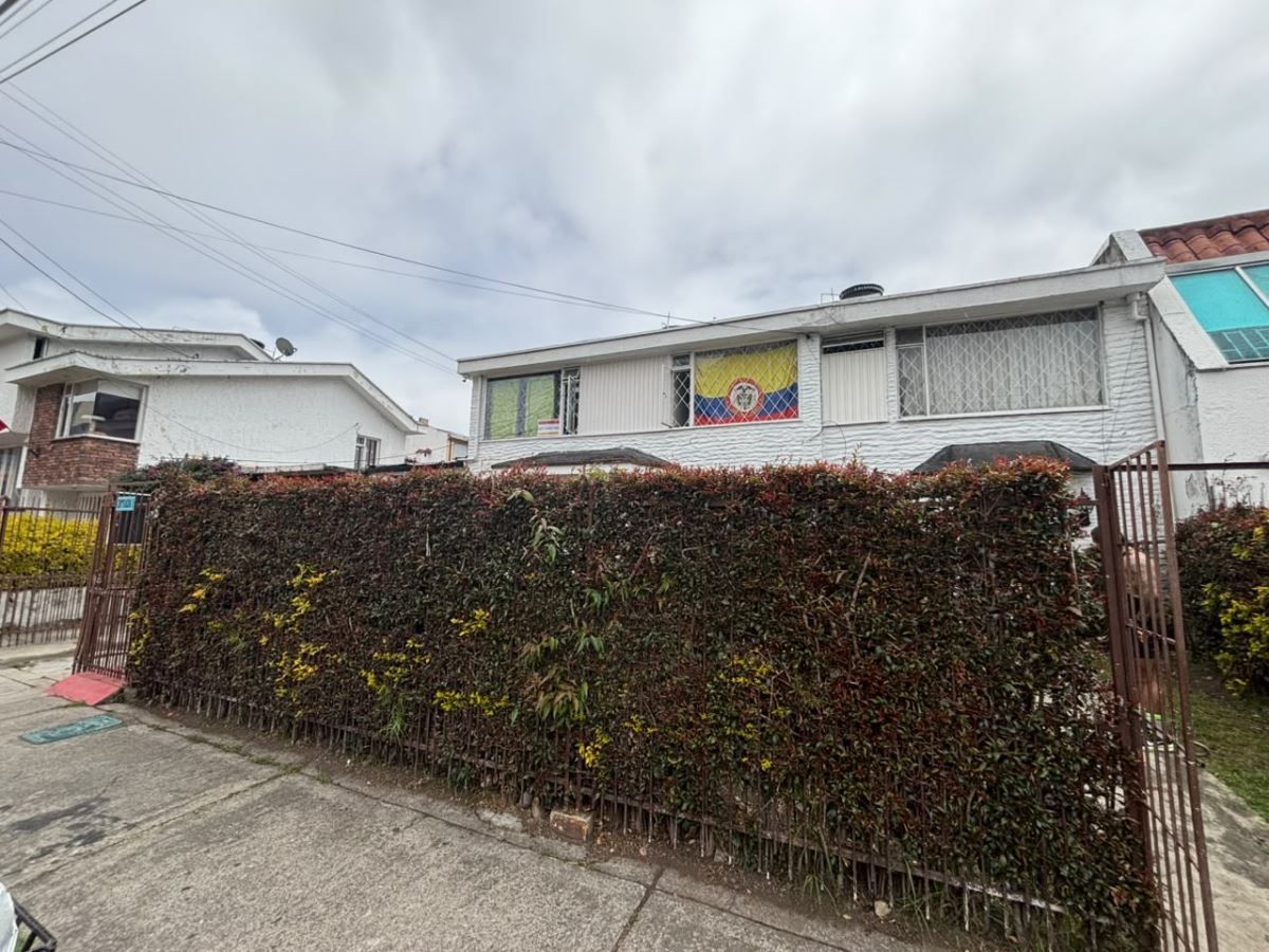 Casa en venta Cundinamarca Bogotá Los Cedritos 431 m2 Habitaciones 7 Baños 4 Garajes 2 Precio $1900000000