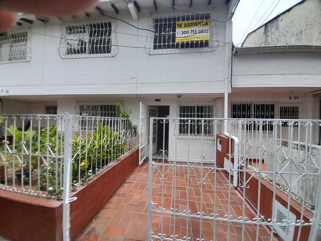 Apartamento en arriendo Valle Del Cauca Cali Ciudad Capri 114 m2 Habitaciones 2 Baños 2 Garajes 1 Precio $1300000