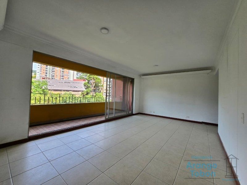 Apartamento en arriendo Antioquia Medellín La Castellana 101 m2 Habitaciones 3 Baños 3 Garajes 2 Precio $4200000