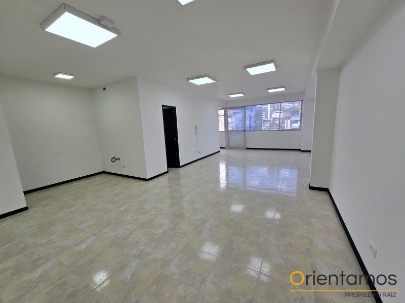 Oficina en arriendo Antioquia Sabaneta Calle Larga 65 m2 Habitaciones 0 Baños 2 Garajes 0 Precio $2700000