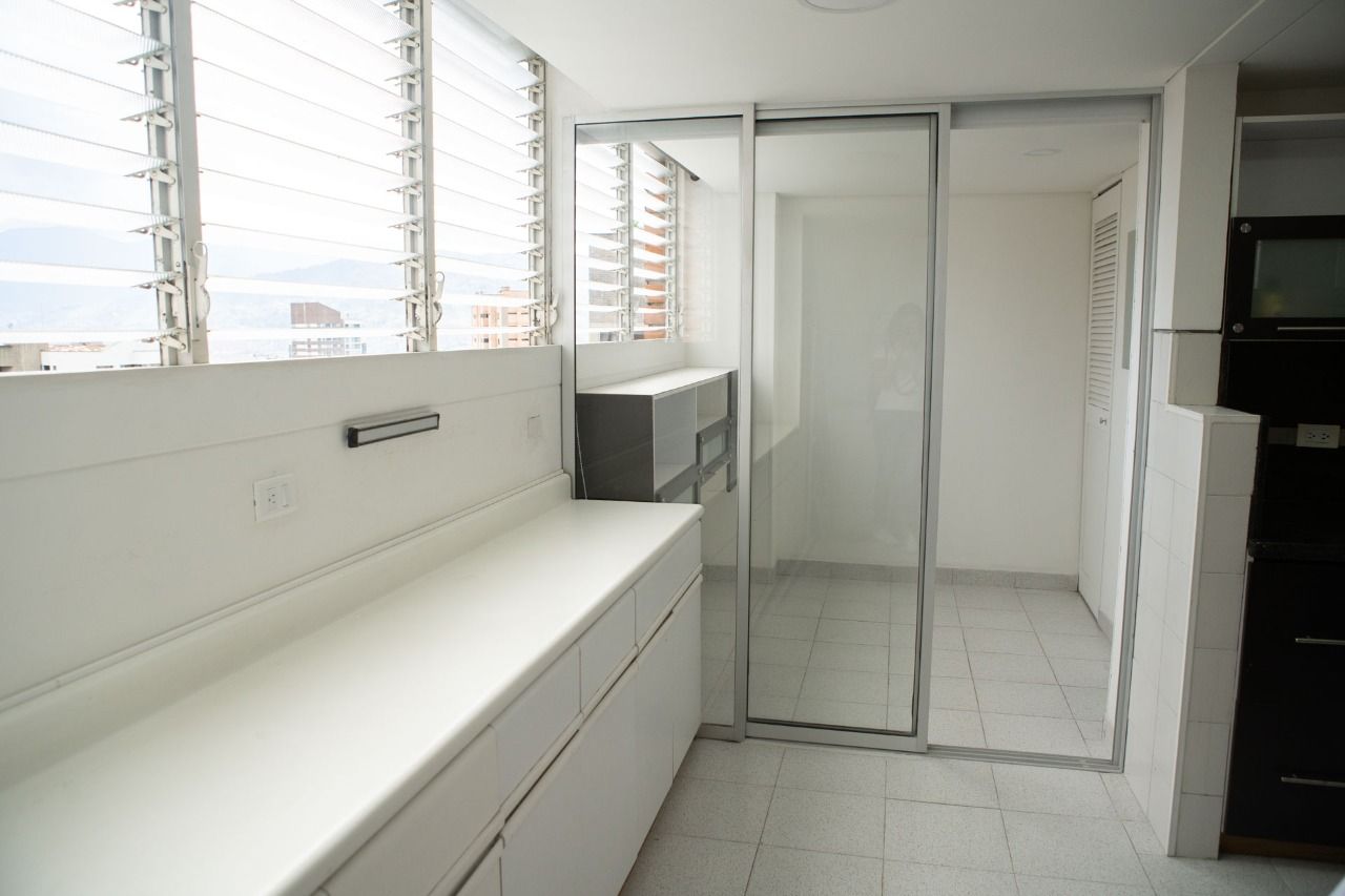 Apartamento en arriendo Antioquia Medellín Alejandria 150 m2 Habitaciones 3 Baños 3 Garajes 1 Precio $6200000