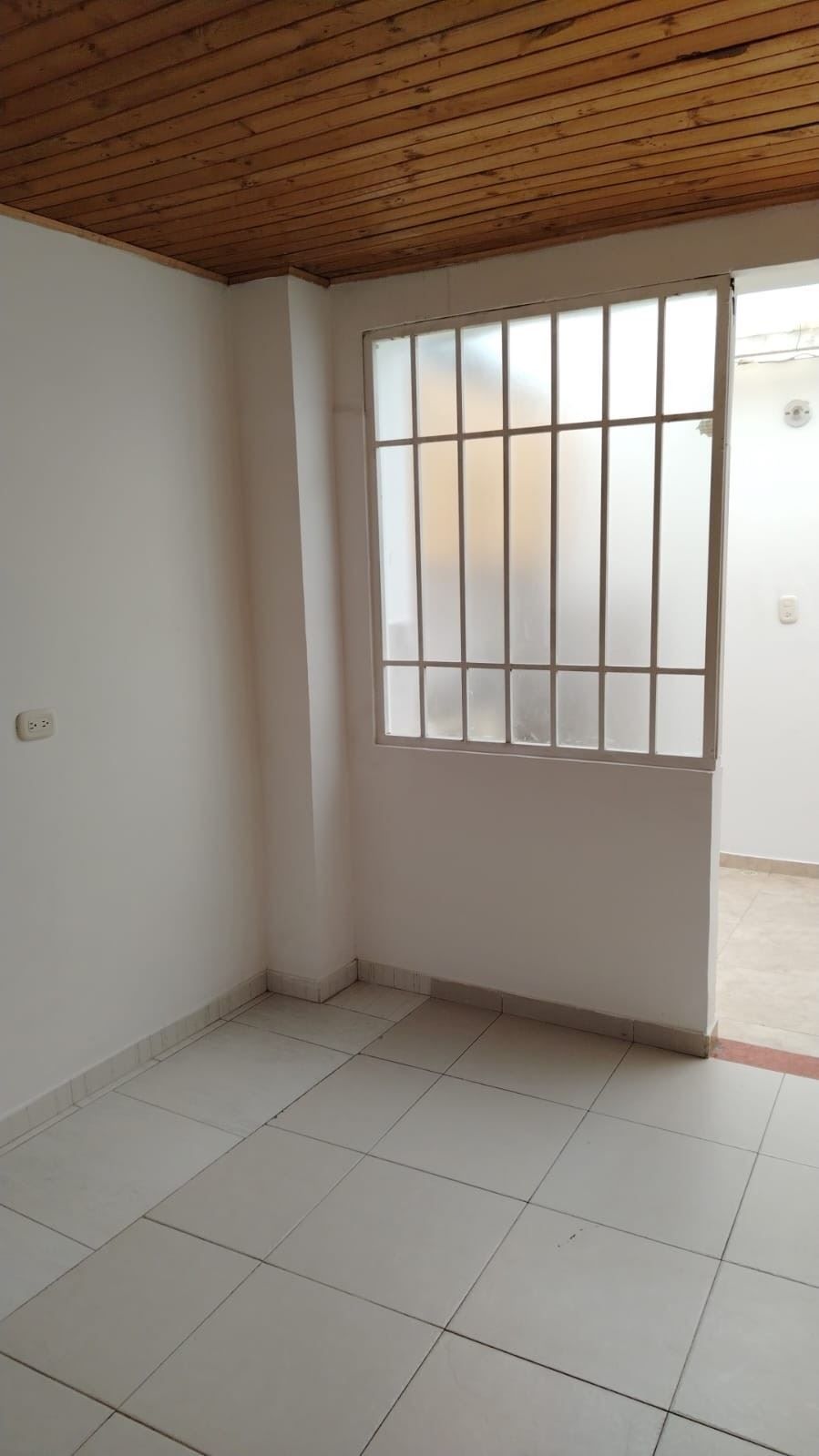 Apartaestudio en arriendo Cundinamarca Bogotá Rafael Uribe 30 m2 Habitaciones 1 Baños 1 Garajes 0 Precio $1213000