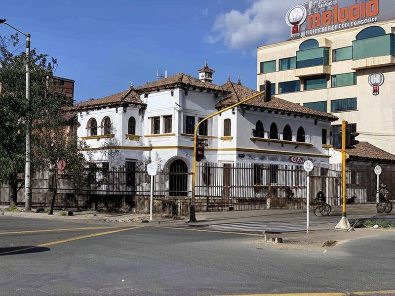 Casa en venta Cundinamarca Bogotá Marly 550 m2 Habitaciones 12 Baños 5 Garajes 1 Precio $4200000000
