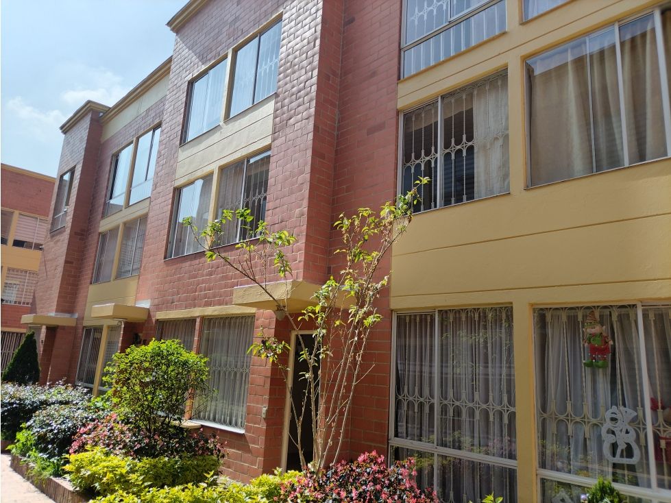 Casa en arriendo Cundinamarca Bogotá El Tintal Asd 74 m2 Habitaciones 4 Baños 2 Garajes 1 Precio $2500000