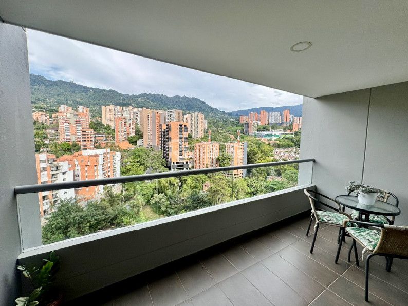 Apartamento en arriendo Antioquia Envigado El Esmeraldal 89 m2 Habitaciones 2 Baños 3 Garajes 2 Precio $4800000
