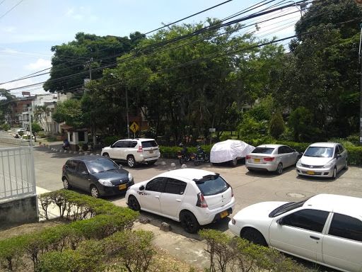 Lote en venta Valle Del Cauca Cali El Ingenio 240 m2 Habitaciones 0 Baños 0 Garajes 0 Precio $590000000