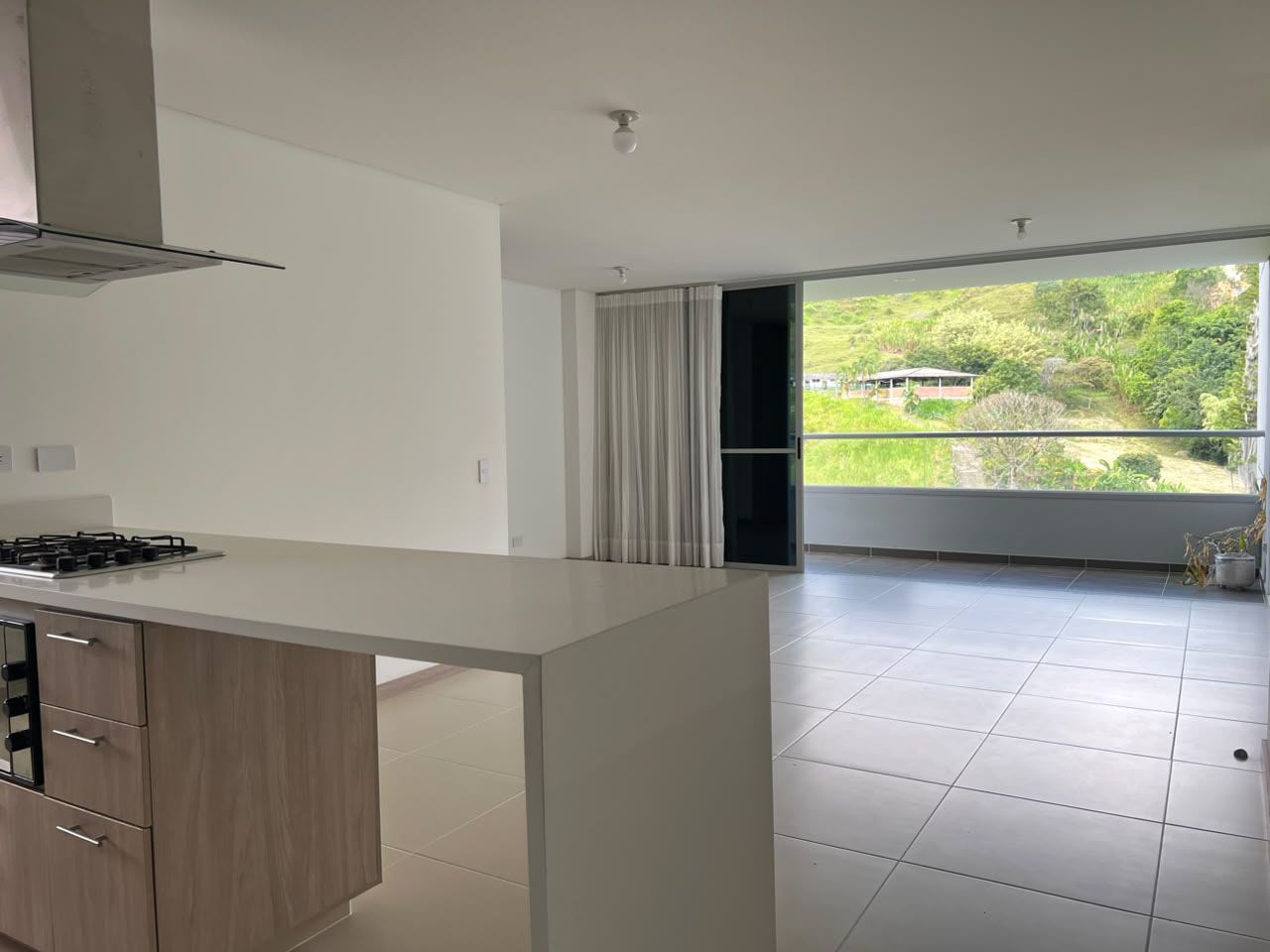 Apartamento en arriendo Antioquia Envigado El Salado 100 m2 Habitaciones 3 Baños 2 Garajes 1 Precio $4950000