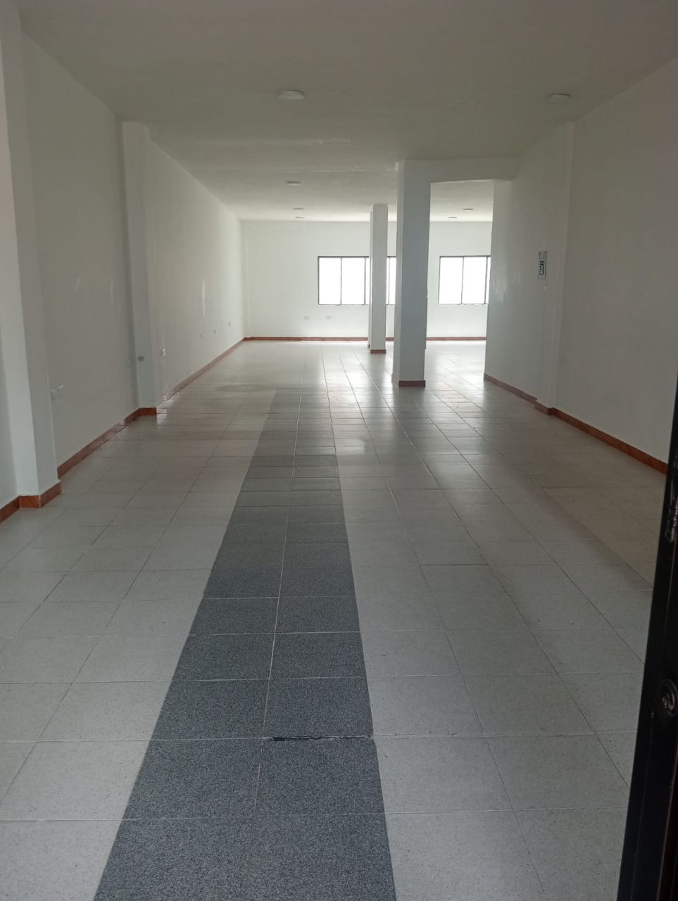 Local Comercial en arriendo Santander Bucaramanga Mercedes 250 m2 Habitaciones 0 Baños 2 Garajes 0 Precio $6000000