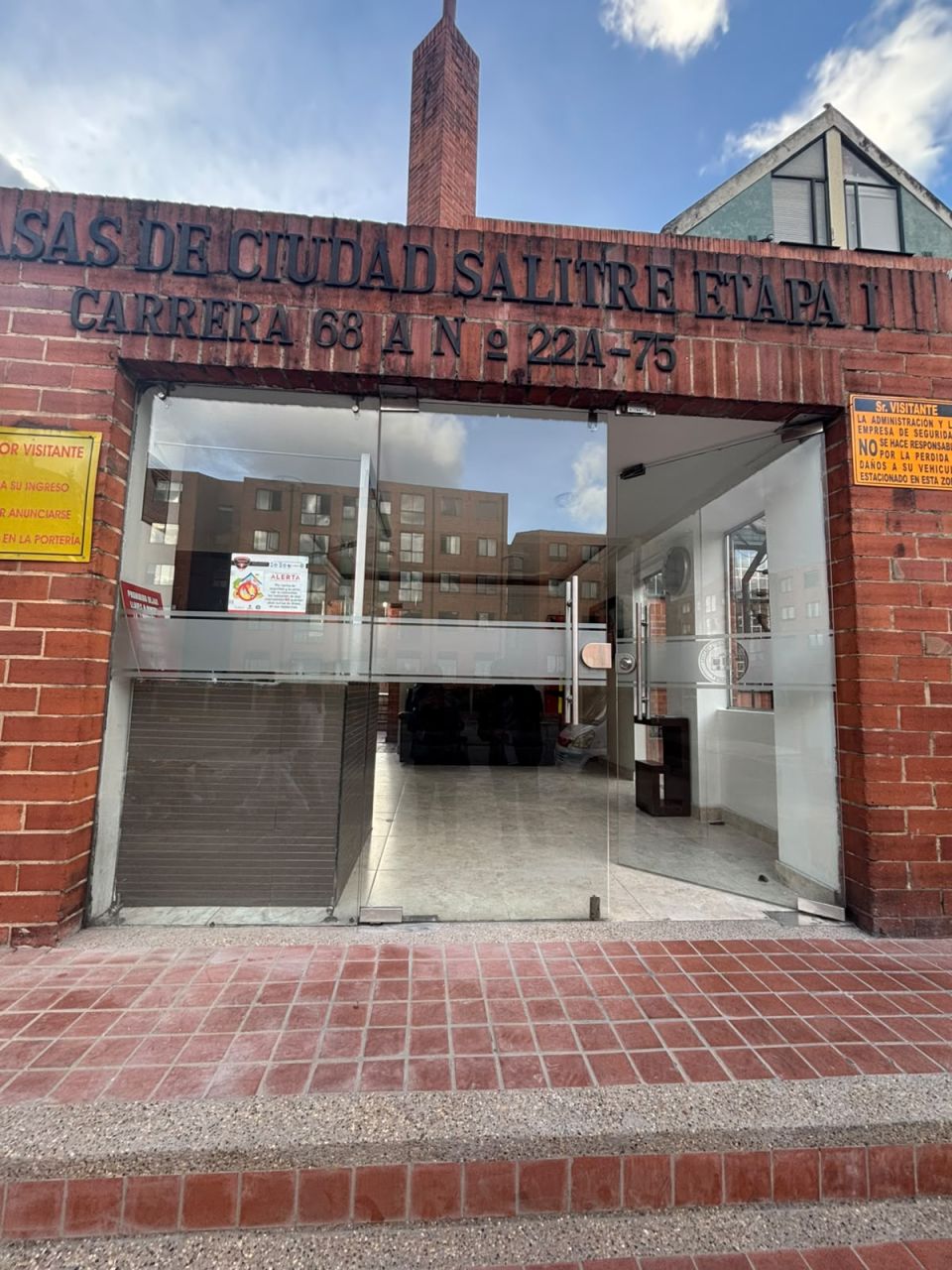 Casa en arriendo o venta Cundinamarca Bogotá Ciudad Salitre Occidental 124 m2 Habitaciones 3 Baños 3 Garajes 1 Precio venta $800000000 Precio arriendo $5300000