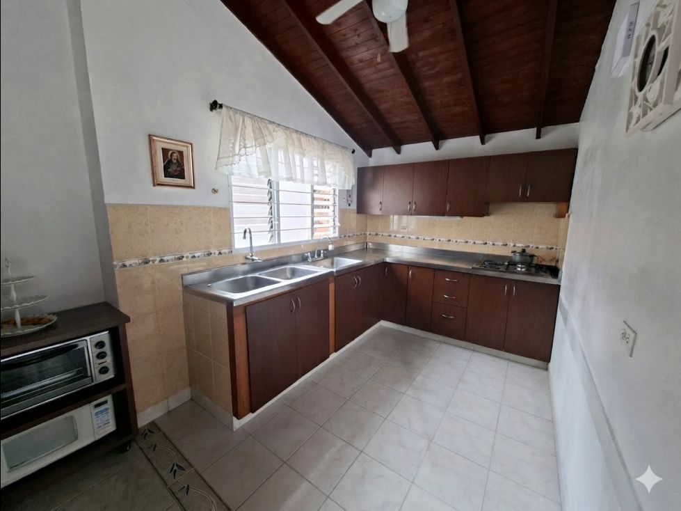 Casa en venta Antioquia Itagüí Centro 99 m2 Habitaciones 3 Baños 2 Garajes 0 Precio $560000000