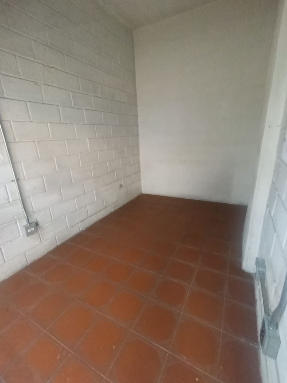 Local en arriendo Antioquia Medellín San Benito 10 m2 Habitaciones 0 Baños 0 Garajes 0 Precio $2000000