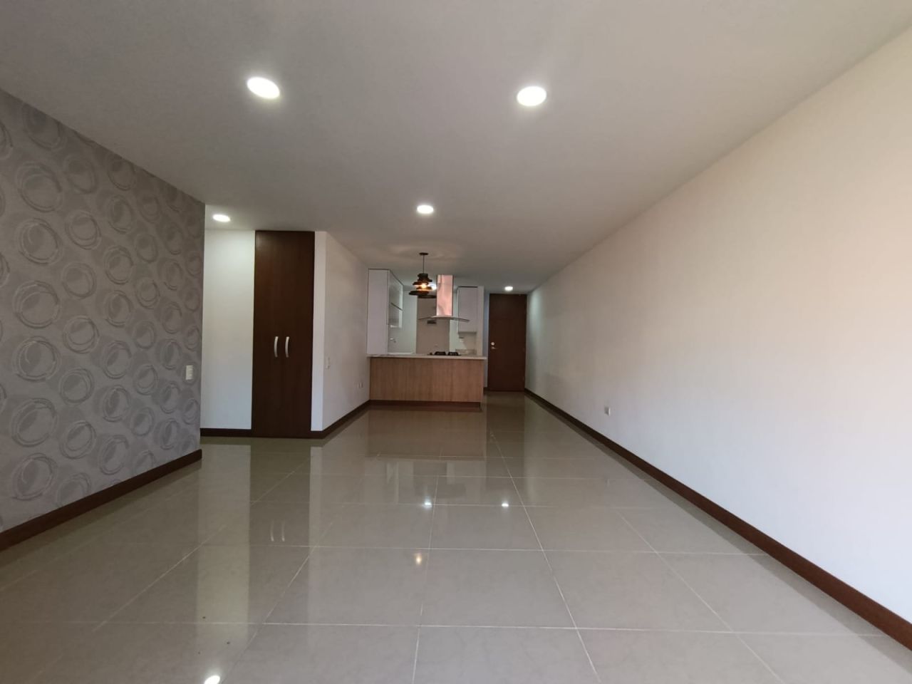 Apartamento en arriendo Antioquia Envigado La Inmaculada 140 m2 Habitaciones 3 Baños 2 Garajes 2 Precio $5600000